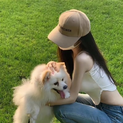 蓝色嘴巴的脸